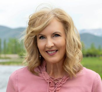 Portrait of Cynthia Howard, REALTOR