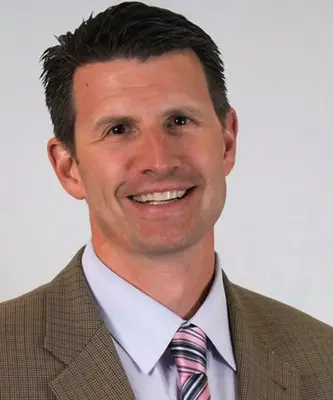 Portrait of Peter Felis, Associate Broker