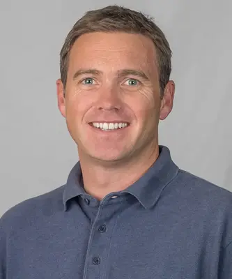 Portrait of Bronson Calder, Associate Broker