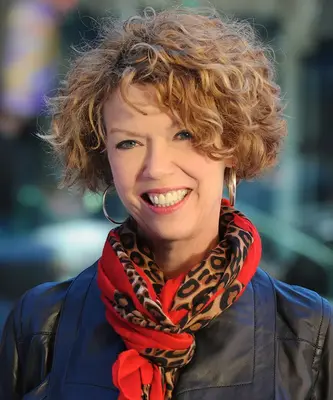 Portrait of Lorie Schumacher, Associate Broker