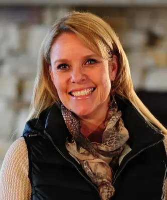 Portrait of Suzie Packard, REALTOR®