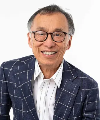 Portrait of Steve Chin, Associate Broker