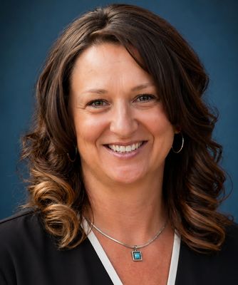 Portrait of Lori Lee, REALTOR®