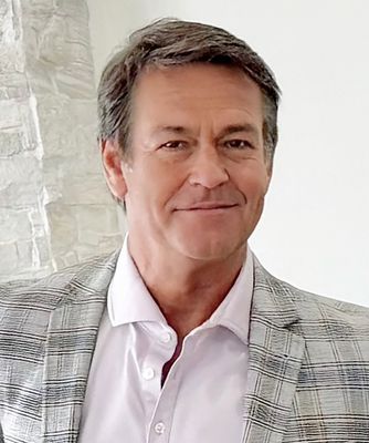 Portrait of Phil Richardson, Associate Broker