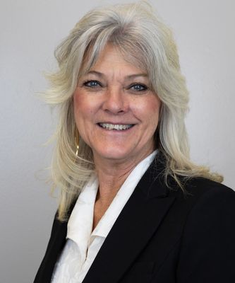 Portrait of Gina Giffin, Associate Broker, CCIM, REALTOR®