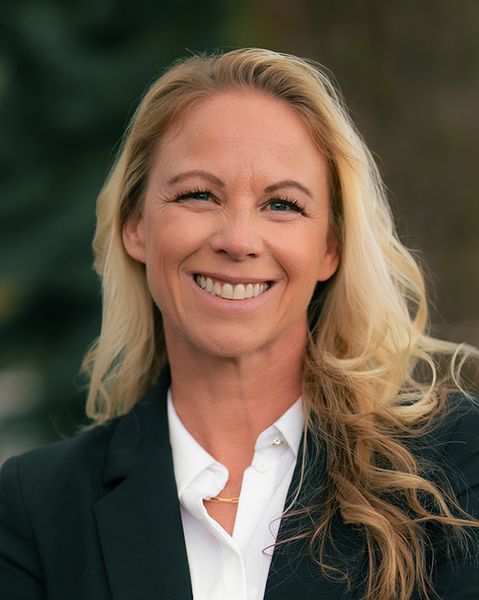 Amanda Neff, REALTOR
