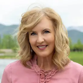 Portrait of Cynthia Howard, REALTOR