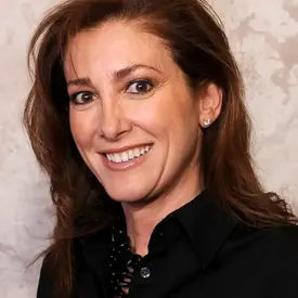Portrait of Jennifer Israel, REALTOR®
