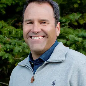 Portrait of Patrick Giblin, Associate Broker