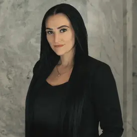 Portrait of Sarah Lelis, REALTOR®