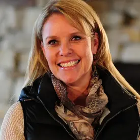 Portrait of Suzie Packard, REALTOR®