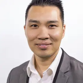 Portrait of Darren Lum, Associate Broker, SFR