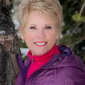 Portrait of Deb Hartley, Associate Broker
