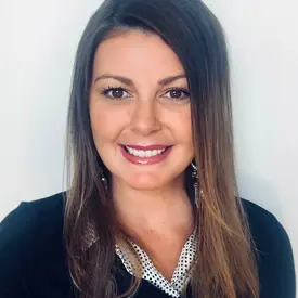 Portrait of Lindsee Cordova, REALTOR®