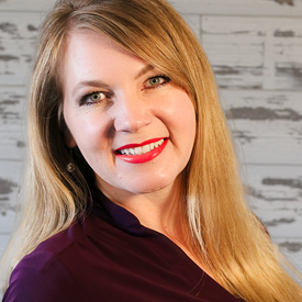 Portrait of Kimberly DeVries, Associate Broker