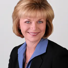 Portrait of Karen Duncan, Associate Broker