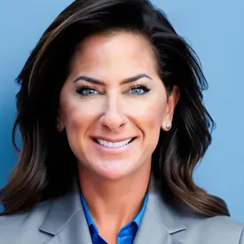 Portrait of Elana Greer, Associate Broker, Luxury Collection Specialist