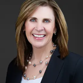Portrait of Kimberly Phipps, Associate Broker