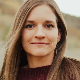 Portrait of Lauren Fielding, REALTOR®