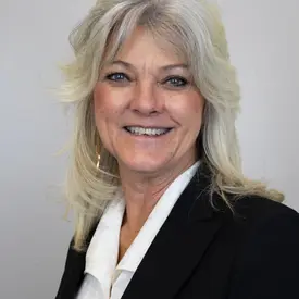 Portrait of Gina Giffin, Associate Broker, CCIM, REALTOR®