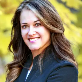 Portrait of Raquel Ocana, REALTOR®