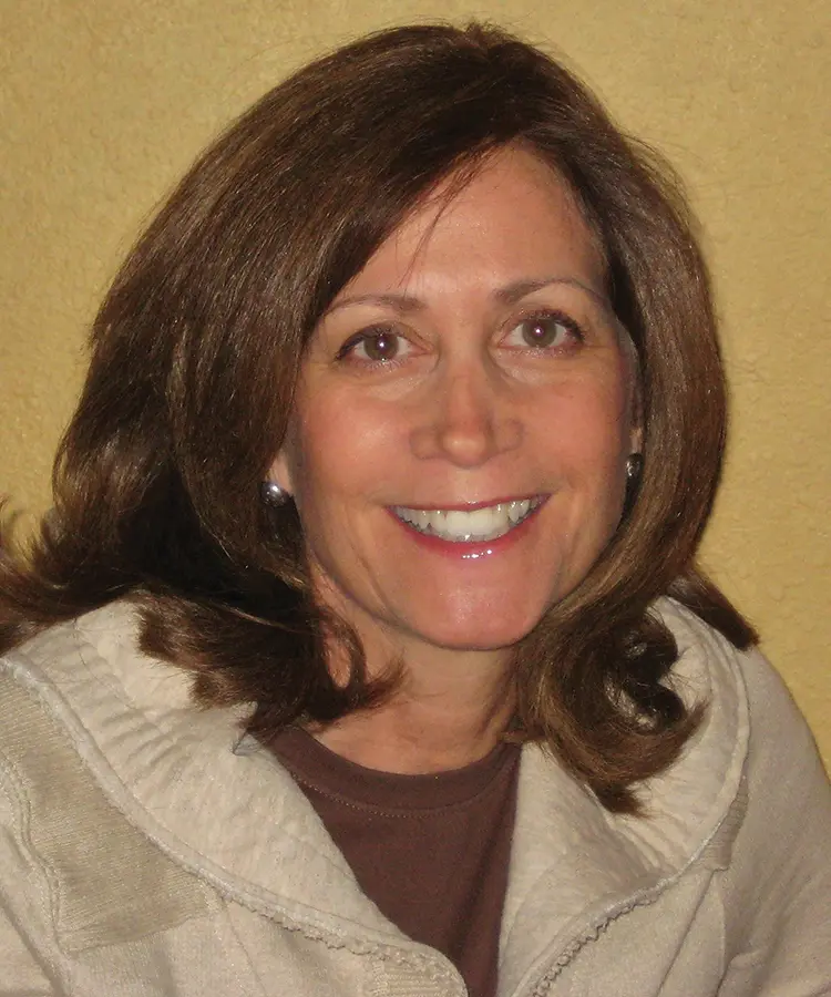 Potrait of Susan Catenacci, Associate Broker